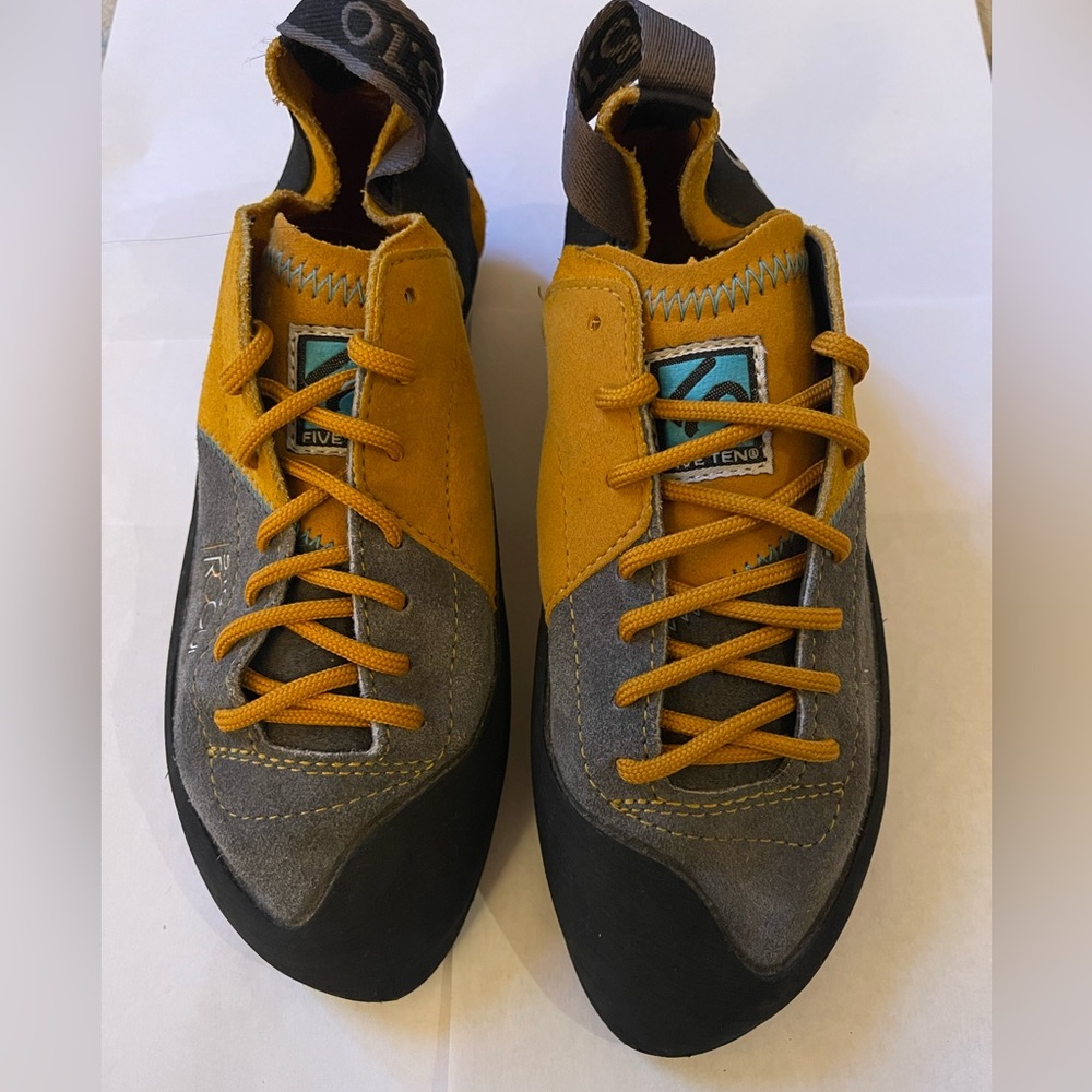 5.10 Rogue women’s size 6 climbing shoes.